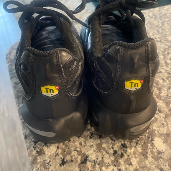 Nike Air Max Plus - Picture 2 of 5